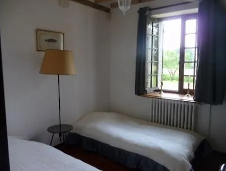 Gite Des Etangs Paulnay Chambre photo